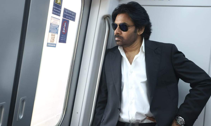  Pawan Kalyan Next Three Movies Release In This Year, Pawan Kalyan, Pawan Kalyan-TeluguStop.com