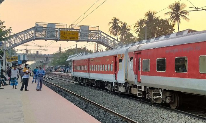  Raised Train Ticket Prices? The Fact Is The Sameindian Government, Narendra Modi-TeluguStop.com