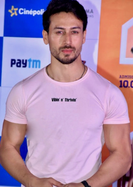  Tiger Shroff To Play As Lakshman In Adipurush.-TeluguStop.com