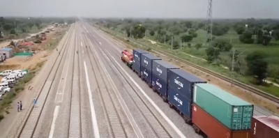  Goyal Launches New Railways Freight Portal-TeluguStop.com