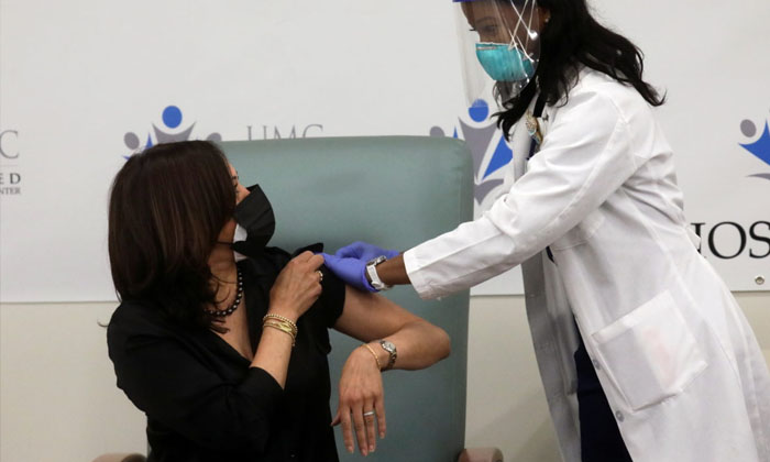  Us Vice President Kamala Harris Receives 2nd Dose Of Covid-19 Vaccine, Kamala Ha-TeluguStop.com