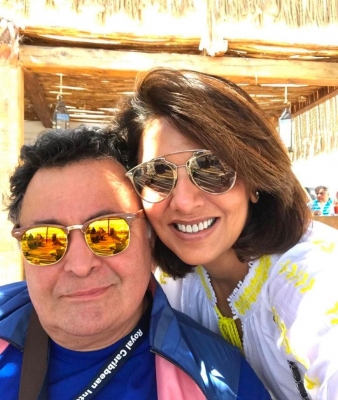  Neetu Kapoor Remembers Rishi Kapoor On Wedding Anniversary-TeluguStop.com