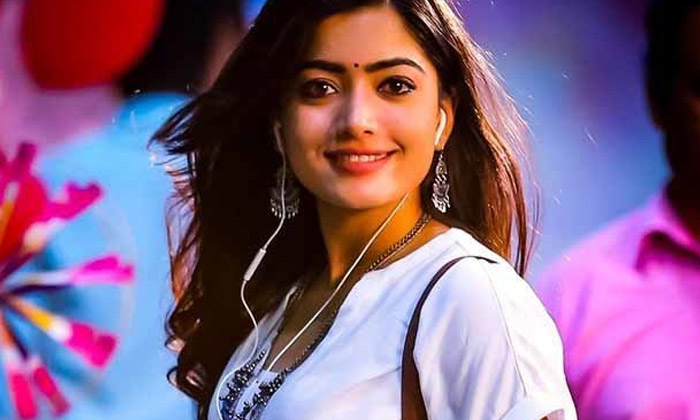  Rashmika Refuses To Talk About New Bollywood Projects, Bollywood Projects, Ntr T-TeluguStop.com