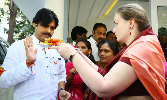  Do You Know The Greatness Of Pawan Kalyan Third Wife Anna Lezhneva, Pawan Kalyan-TeluguStop.com