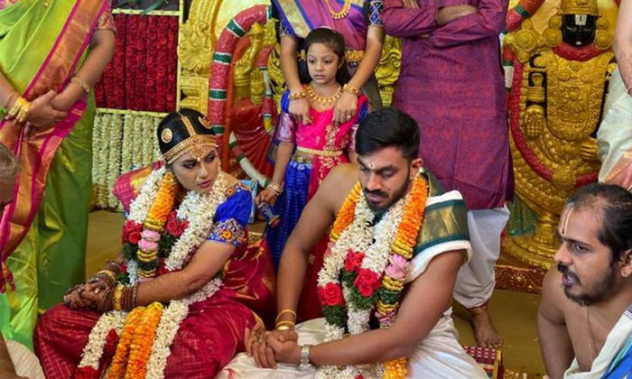  Team India All Rounder Vijay Shankar Married To Vaishali, Vijay Shankar, Team In-TeluguStop.com