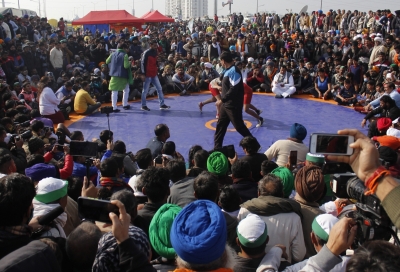  Wrestlers Show Support For Farmers Through Wrestling Event At Ghazipur-TeluguStop.com