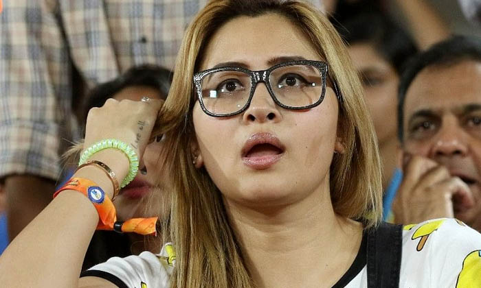  Badminton Player Gutta Jwala Is Angry With Netizens, Badminton Player, Gutta Jwa-TeluguStop.com