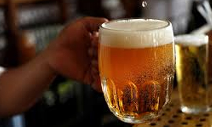  People In That Country Drinking Beers Like Fresh Water ,viral News,latest Viral-TeluguStop.com