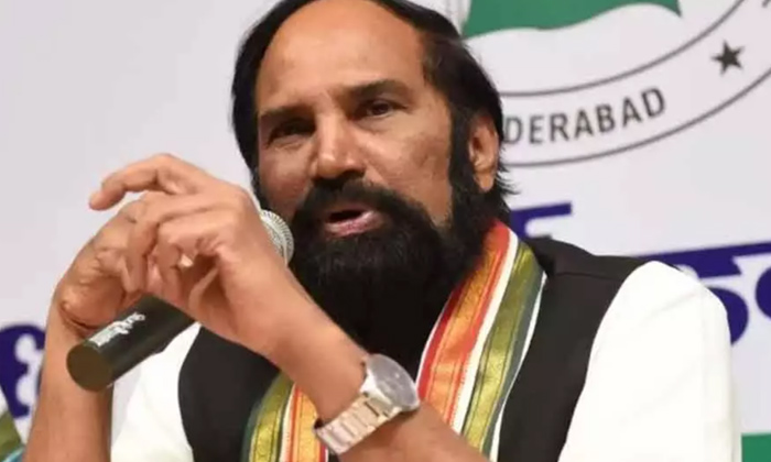  Congress Leader, Uttam Kumar Reddy, Press Meet, Boycott, Journalists, Journalist-TeluguStop.com