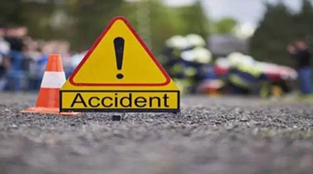  Terrible-road-accident-auto-under-the-bus Nellore, Buchireddypalem, Rebala, Road-TeluguStop.com