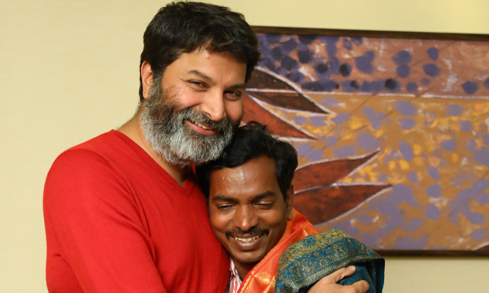  Trivikram To Continue Penchal Das For Ntr30, Trivikram, Ntr30, Penchal Das, Toll-TeluguStop.com