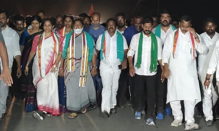  Congress Central Leaders Hopes On Revanth Reddy Than Senior Leaders, Revanth Red-TeluguStop.com