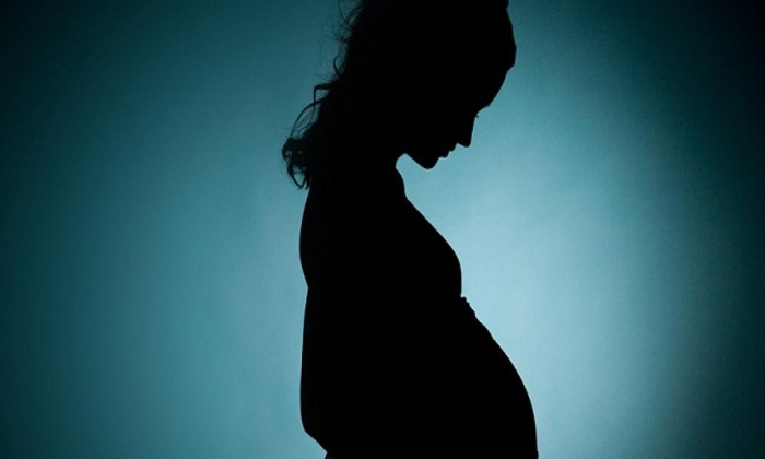  Minor Girl Cheated Issue Comes To Light After Delivery,minor Girl,nizamabad, Gir-TeluguStop.com