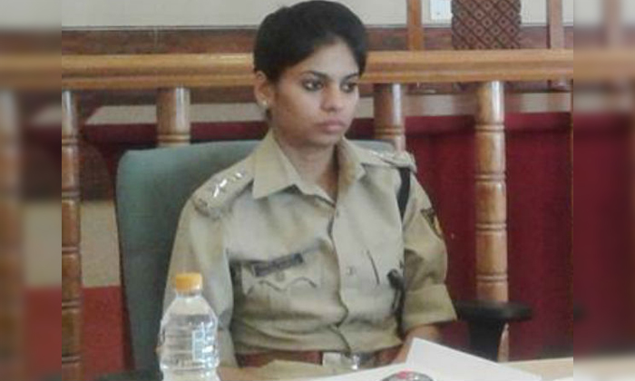  Ips Officer Files Dowry Harassment Case Against Her Husband Ifs, Ips Officer,cri-TeluguStop.com