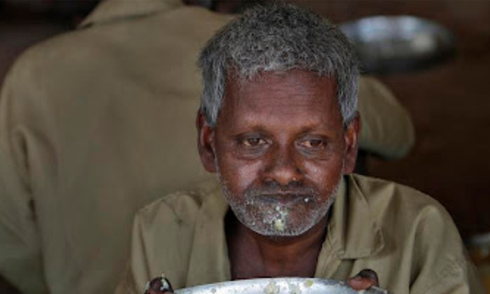  Ismail From Manciryala Annadanam For Beggars Every Thursday, Mancherial, Bellamp-TeluguStop.com