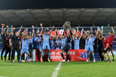  Mumbai Beat Bagan 2-0, Win League Winners’ Shield-TeluguStop.com