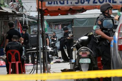  Philippines: 2 Dead, 4 Injured In Police, Anti-drug Agents Shootout-TeluguStop.com