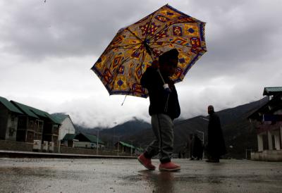  Rain Lashes J&k, To Continue For 24 Hrs-TeluguStop.com