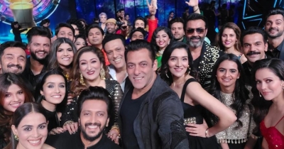  Salman Khan’s ‘mega’ Selfie-TeluguStop.com