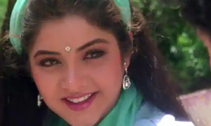  Why Star Heroine Vijaya Sri Ends Her Life. Vijayasri, Divya Bharathi, Tollywood,-TeluguStop.com