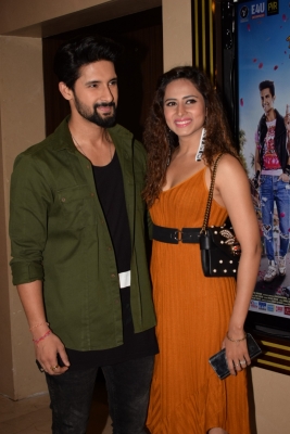  Sargun Mehta, Ravi Dubey Turn Producers With Tv Show ‘udaariyan’-TeluguStop.com