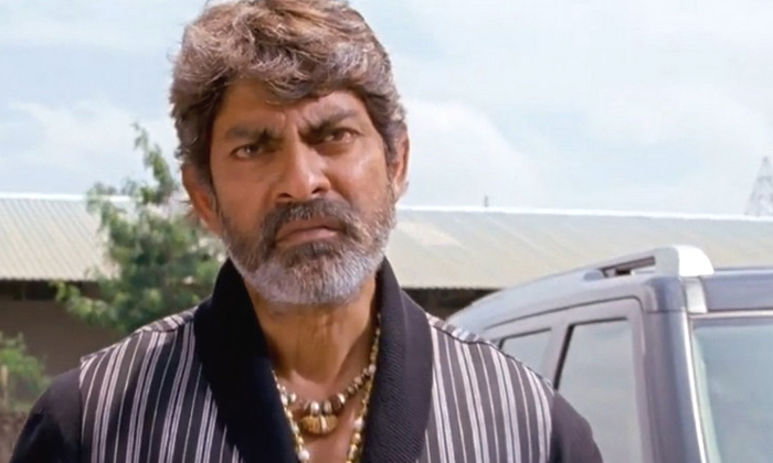  Actor Jagapati Babu Gets Shocking Remuneration For Movies.tollywood,japathi Babu-TeluguStop.com