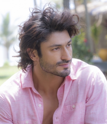  Vidyut Jammwal Dedicates ‘teri Mitti’ Song To Mothers Of Stuntmen-TeluguStop.com