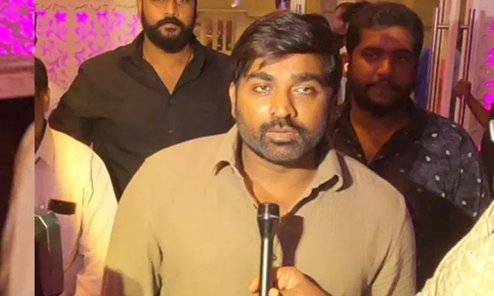  Vijay Sethupathi In Mega Vaishnav Tej Uppena Movie Event , Vijay Sethupathi, Upp-TeluguStop.com