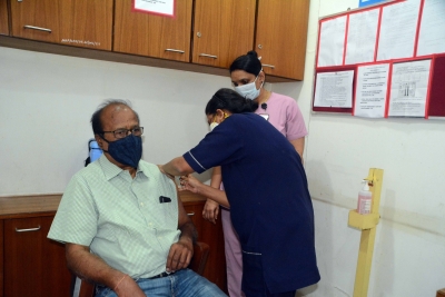  1,576 Senior Citizens Vaccinated On Day 1 In Karnataka-TeluguStop.com