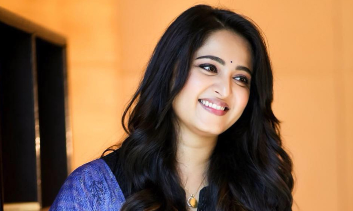  Naveen Polishetty To Romance Anushka Shetty, Naveen Polishetty, Anushka Shetty,-TeluguStop.com