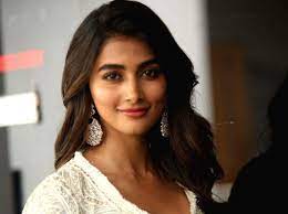  Pooja Hegde Is Charging A Hefty Fee For Upcoming Movies.-TeluguStop.com