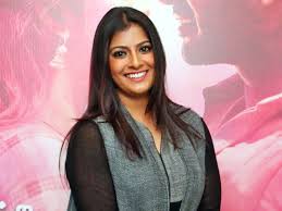  Varalakshmi In A Dilemma To Decide On Allu Arjun Film.-TeluguStop.com