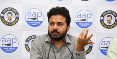  Aap Continues Attack On Bjp Over Rani Jhansi Flyover Project-TeluguStop.com