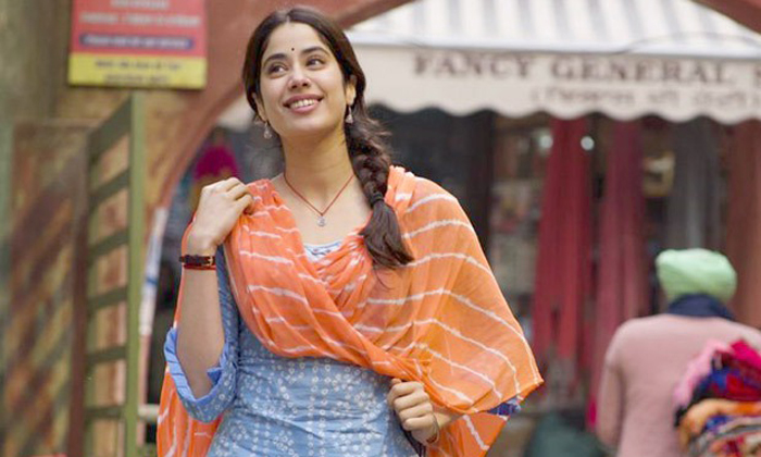  Actress Janhvi Kapoor Emotional About Good Luck Jerry Movie , Janhvi Kapoor, Bo-TeluguStop.com