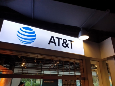  At&t Accused Of Selectively Providing Info To Analysts-TeluguStop.com
