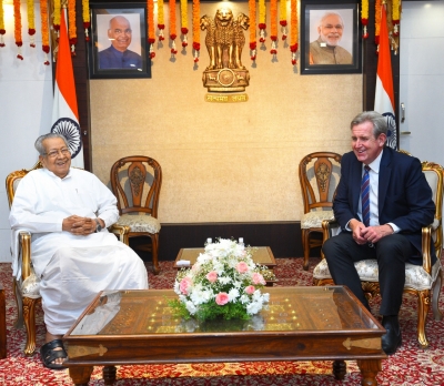 Australian High Commissioner Meets Andhra Governor-TeluguStop.com