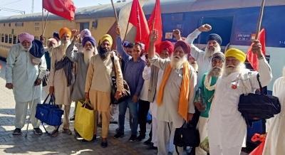  Farmers In Punjab End Dharna On Rail Tracks After 169 Days-TeluguStop.com