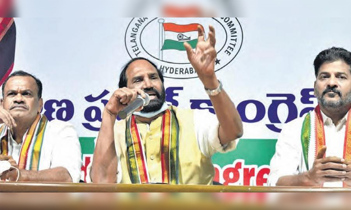  Is Central Congress Taking Light On Telangana Congress , Central Congress, Telan-TeluguStop.com