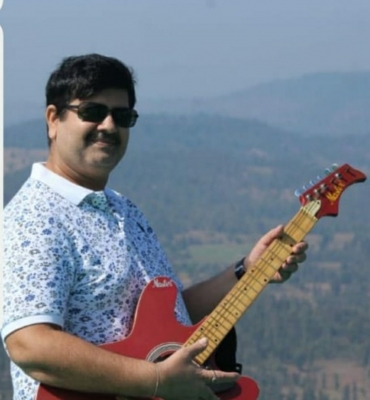  Man Whose Suv Was Recovered Near Ambani Home, Found Dead (ld)-TeluguStop.com