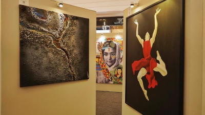  Over 30 Renowned Artists & Designers Come Together-TeluguStop.com