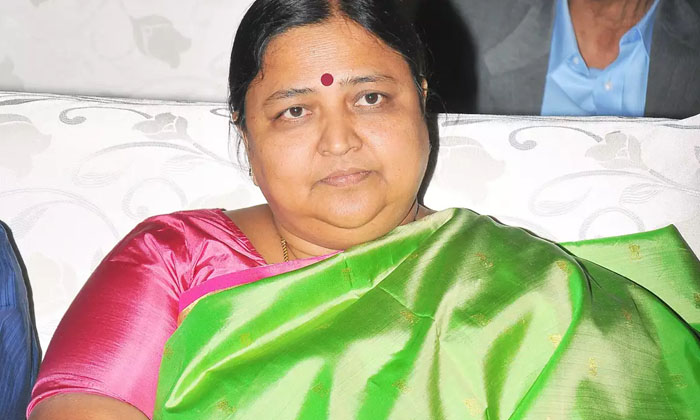  Pnabaka Lakshmi Not Intrested On Tirupathi Parlament By Elections, Panabaka Laks-TeluguStop.com