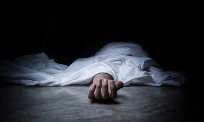  School Student Commits Suicide For Her Mother Extramarital Affair In Karnataka,-TeluguStop.com