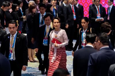  Suu Kyi In Court 1st Time Since Military Coup (ld)-TeluguStop.com