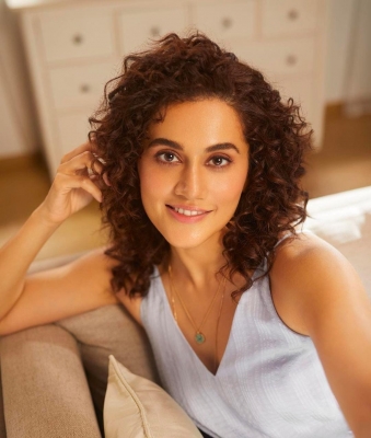  Taapsee Recalls Working With ‘mad Man’ Sujoy Ghosh-TeluguStop.com