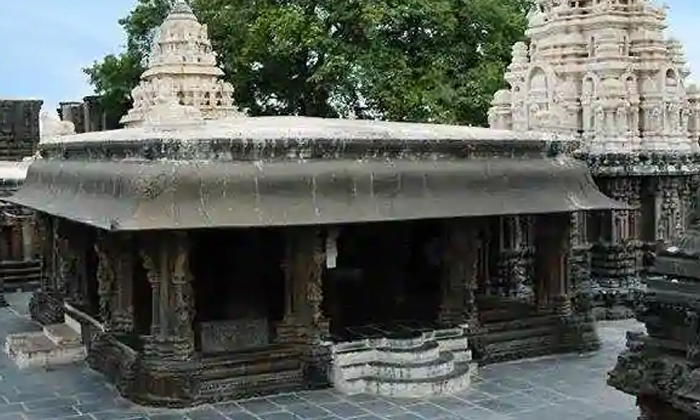  Bugga Ramalineswara Temple, Tadipatri, Tretayugam, Penna Rever, Bugga Ramalingas-TeluguStop.com