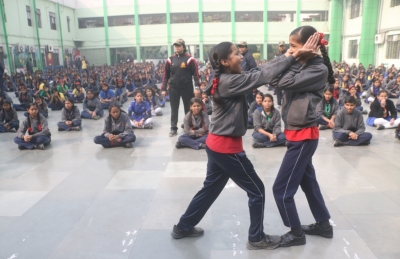  Up Girls To Train In Self-defence-TeluguStop.com