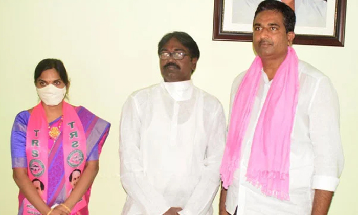  Trs Won 10th Division Corporation Elections, 10th Division,  Corporation Electio-TeluguStop.com