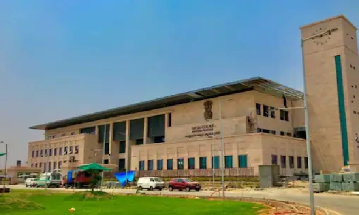 Ap High Court Issued Notices To The Union Govt On Vsp Privatization Issue Ap High Court Issued Notices To The Union Govt On Vsp Privatization Issue-TeluguStop.com