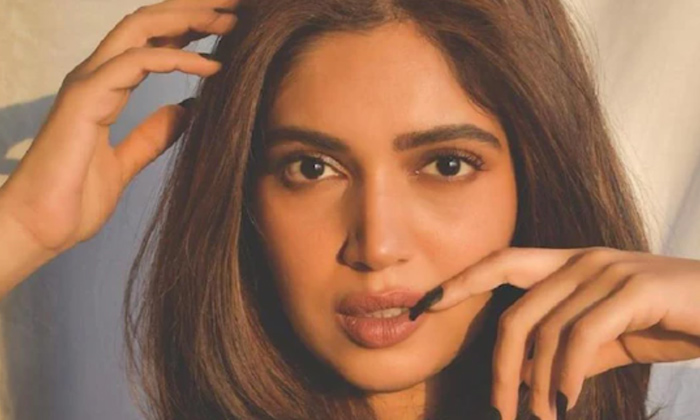  Bhumi Padnekar Turns Covid Rescuer-TeluguStop.com