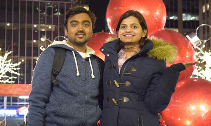  Indian Techie, Wife Found Dead In Us  Daughter, 4, Seen Crying On Balcony, Mahar-TeluguStop.com